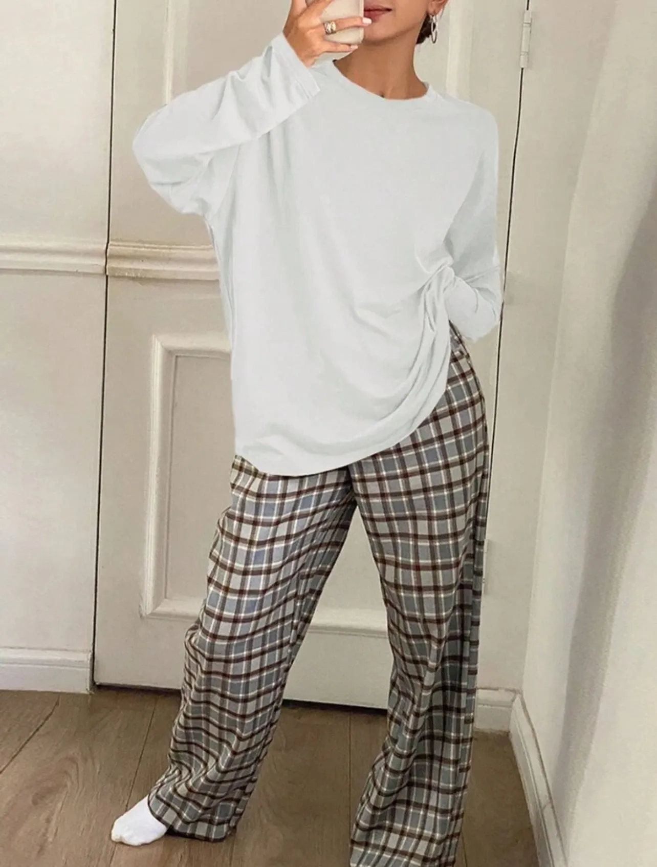 2 Piece Plaid Pants and Solid Top Pajama Lounge Set