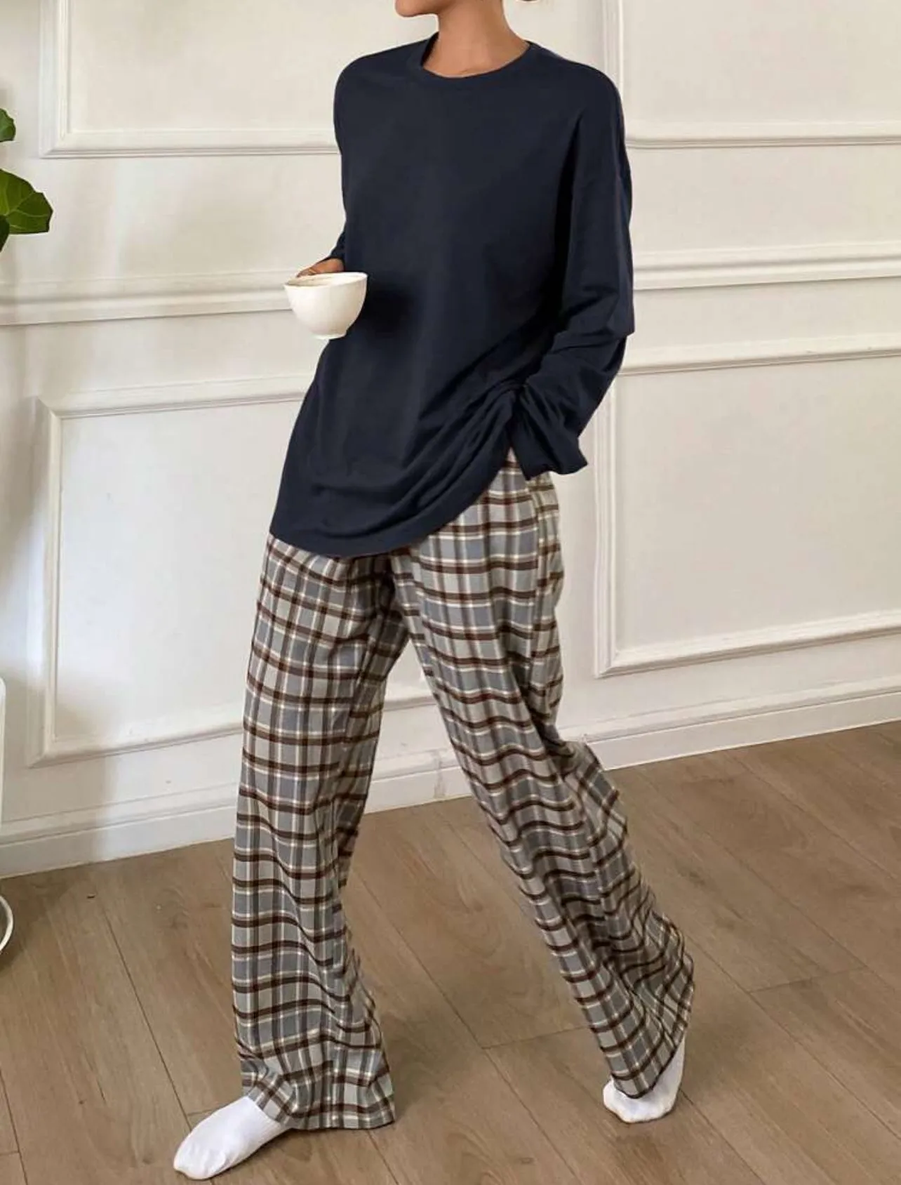 2 Piece Plaid Pants and Solid Top Pajama Lounge Set