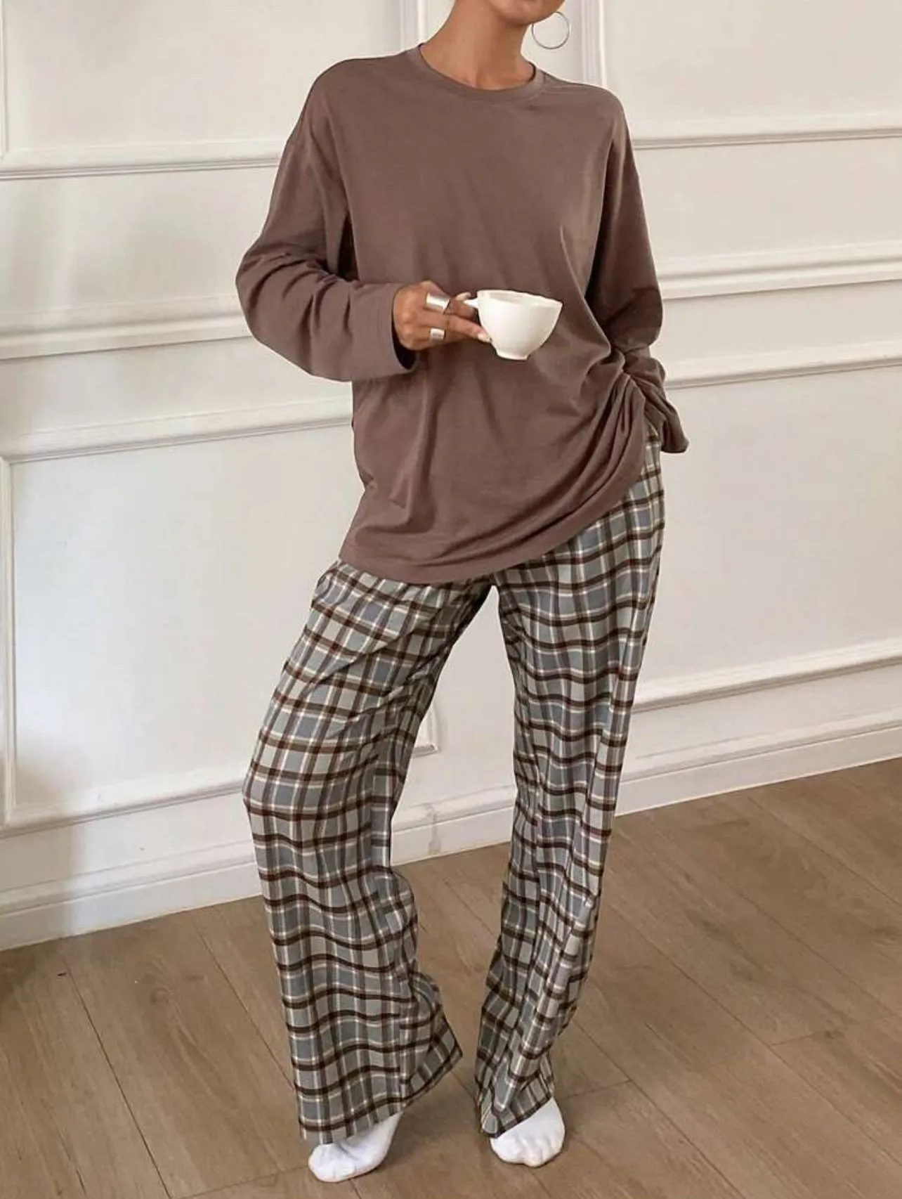 2 Piece Plaid Pants and Solid Top Pajama Lounge Set