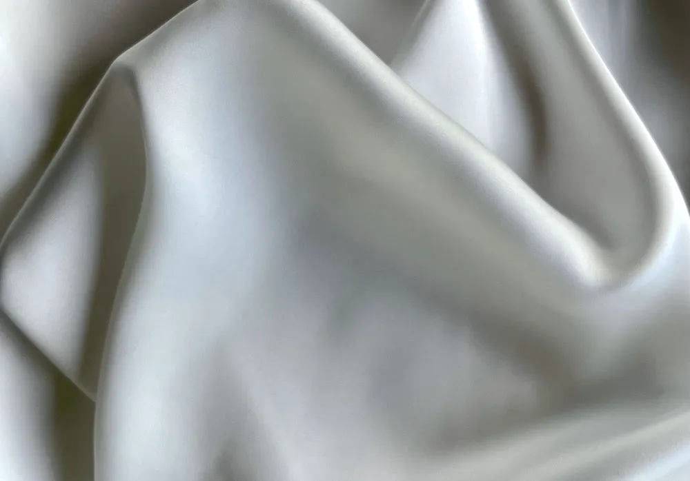 Fluid Gleaming Daisy White Polyester Satin Charmeuse (Made in Italy)