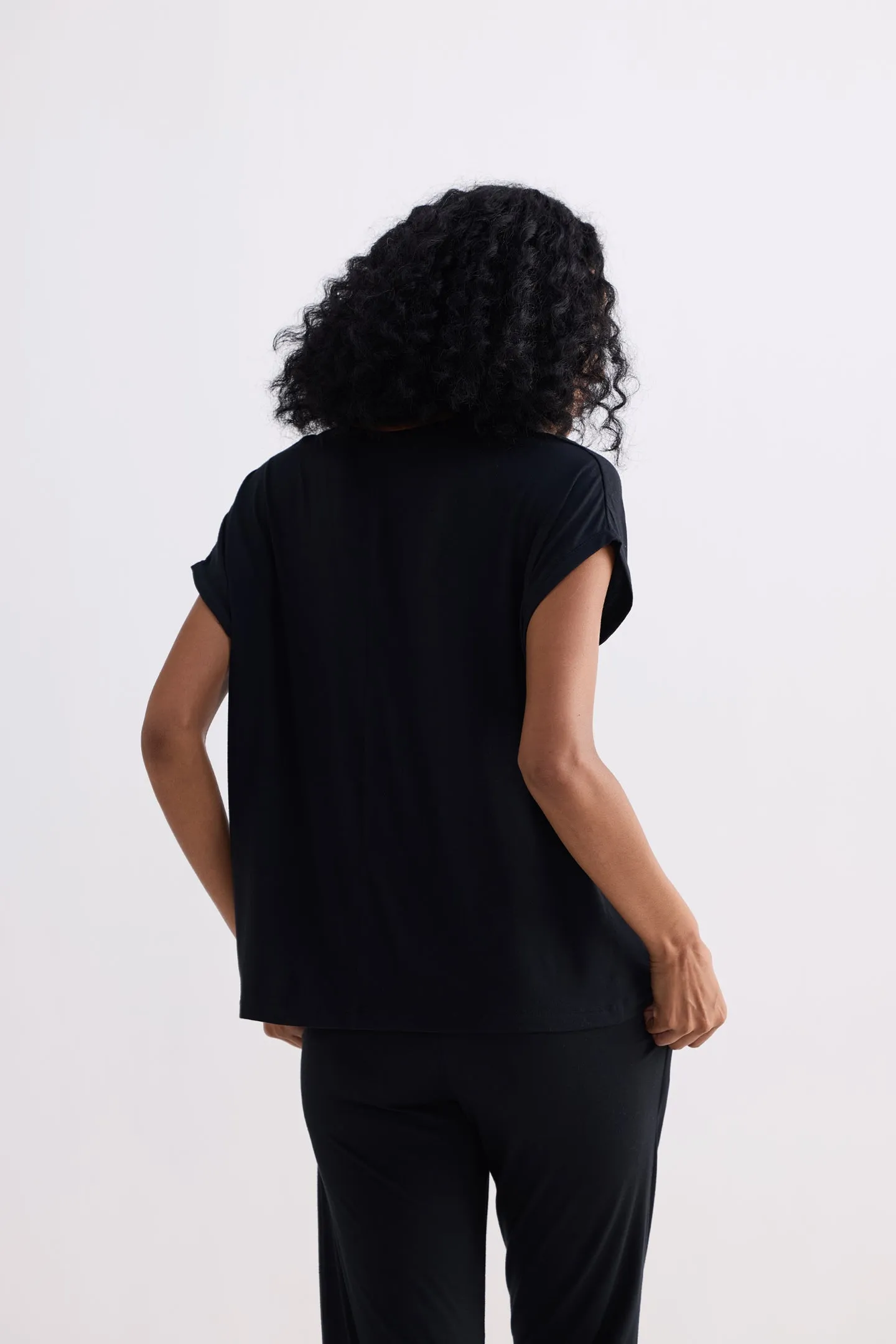 Relaxed Tee in Black